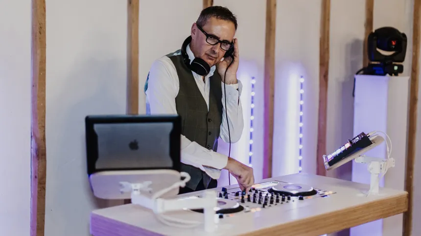 Hampshire Wedding DJ Alan Marshall